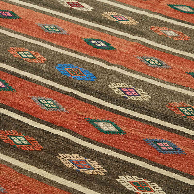 Vintage Anatolian Kilim Rug - 5' 7" x 11' 5" (67" x 137") - K0079104