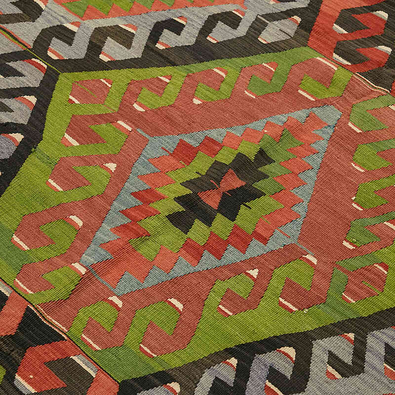 Vintage Anatolian Kilim Rug - 6' 6" x 10' 6" (78" x 126") - K0079114