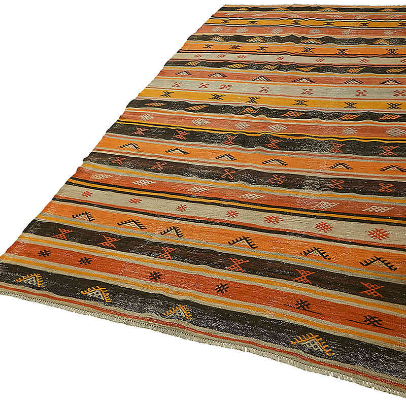 Vintage Anatolian Kilim Rug - 5' 9" x 9' 11" (69" x 119") - K0079137