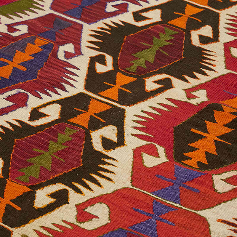 Vintage Mut Kilim Rug - 5' 10" x 10' 4" (70" x 124") - K0079138