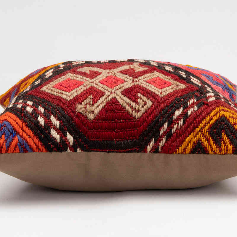 Kilim Pillow Cover - 1' 4" x 1' 4" (16" x 16") - K0079400