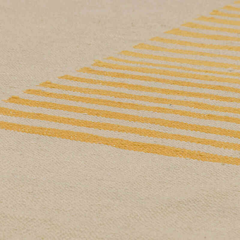 New Handwoven Turkish Kilim Rug - 6' 9" x 10' 4" (81" x 124") - K0079451