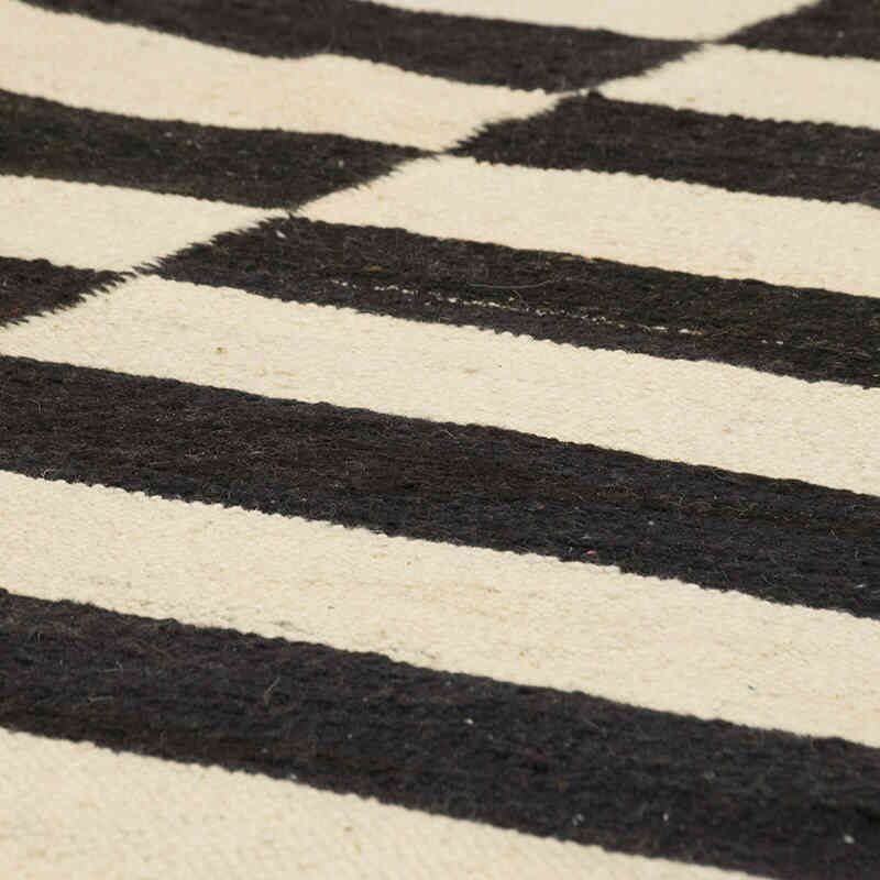 New Handwoven Turkish Kilim Runner - 5' 2" x 13' 5" (62" x 161") - K0080075