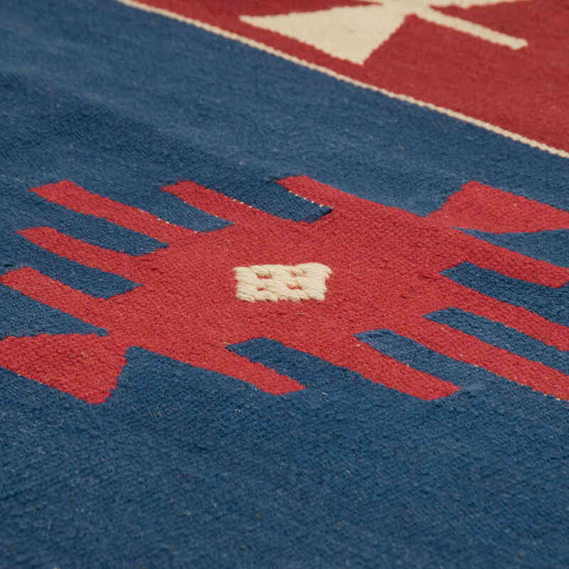New Handwoven Turkish Kilim Rug - 3' 11" x 5' 7" (47" x 67") - K0080174