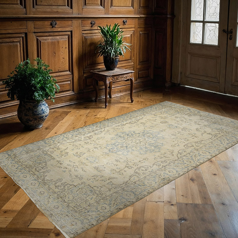Vintage Turkish Hand-Knotted Rug - 4' 2" x 7' 4" (50" x 88") - K0080377