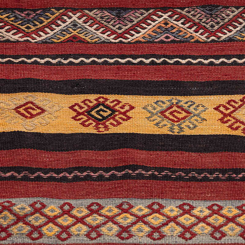Vintage Sivas Kilim Rug - 5' 5" x 10' 1" (65" x 121") - K0080684