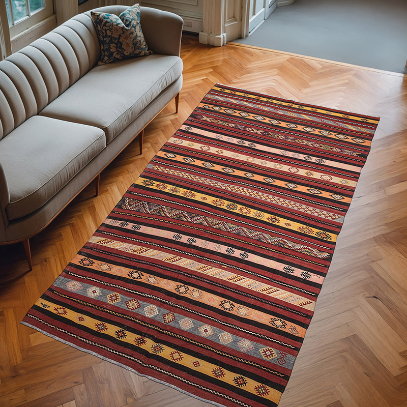 Vintage Sivas Kilim Rug - 5' 5" x 10' 1" (65" x 121") - K0080684