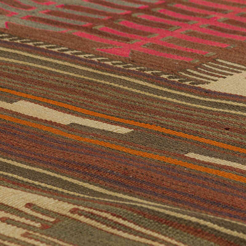 Vintage Karakecili Kilim Rug - 5' 5" x 8' 2" (65" x 98") - K0080872