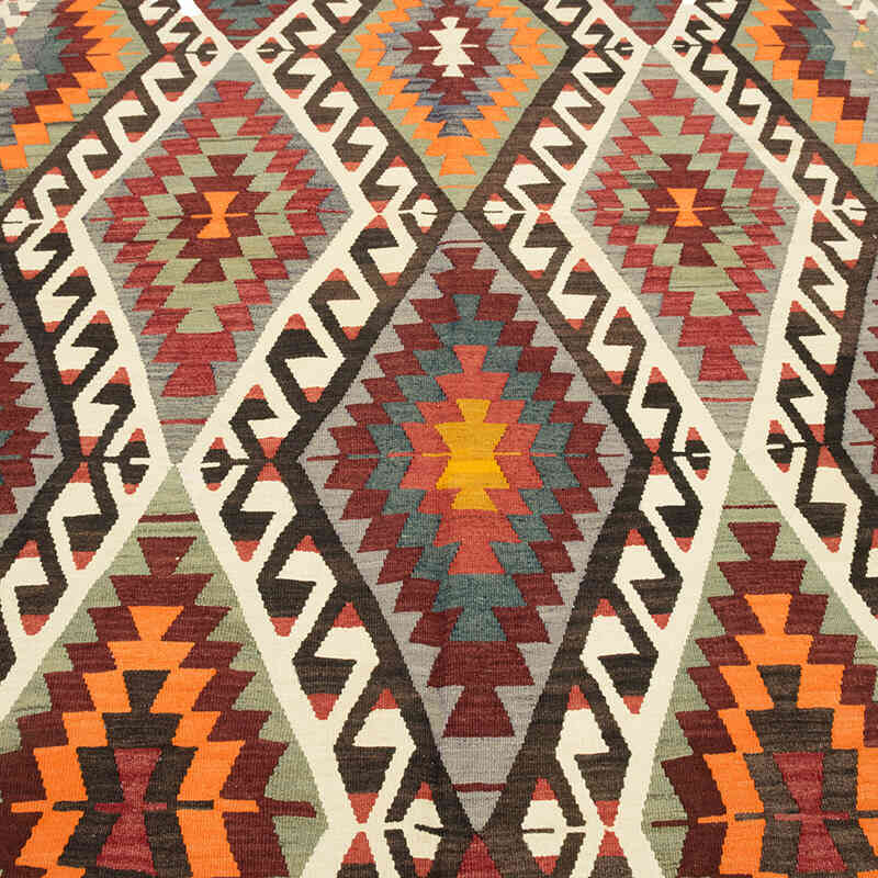 Vintage Aydin Kilim Rug - 5' 4" x 9' 7" (64" x 115") - K0081087