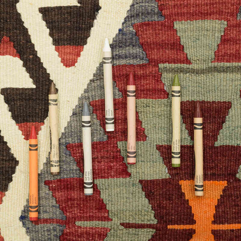 Vintage Aydin Kilim Rug - 5' 4" x 9' 7" (64" x 115") - K0081087