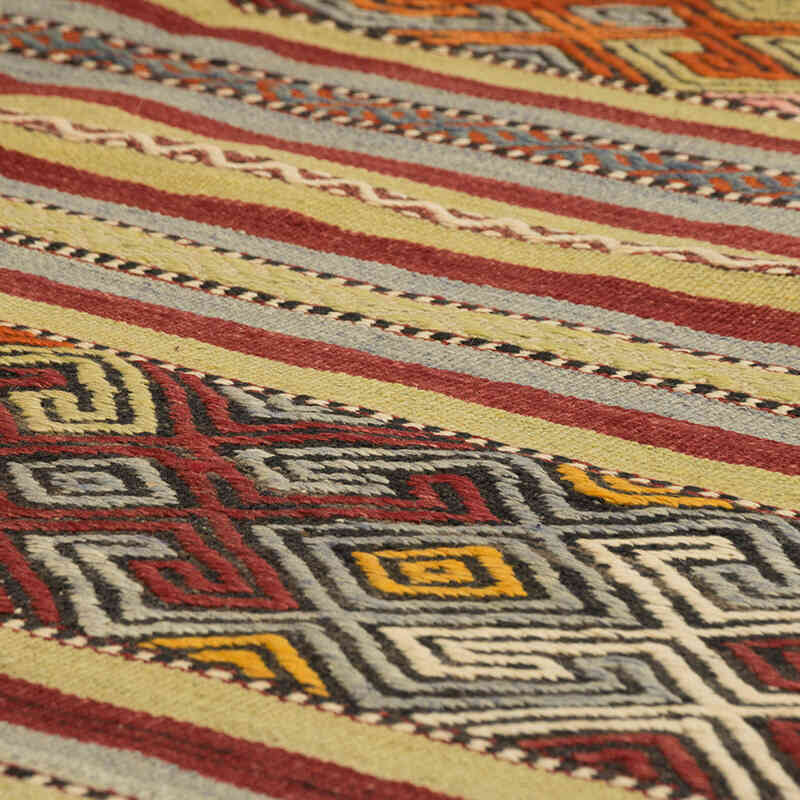 Vintage Manisa Kilim Rug - 5' 6" x 7' 3" (66" x 87") - K0081115