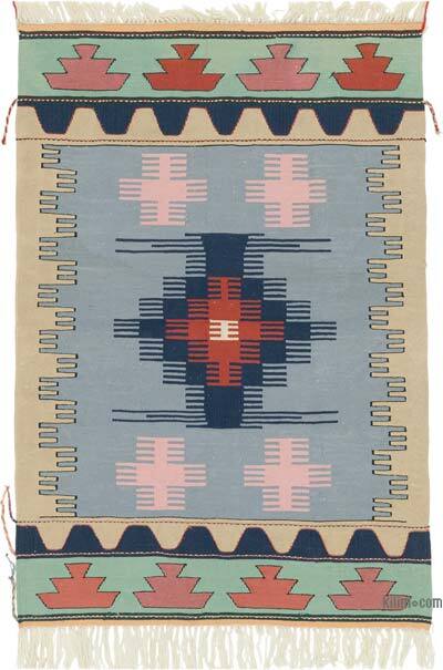 New Handwoven Turkish Kilim Rug - 3' 11" x 5' 8" (47" x 68")