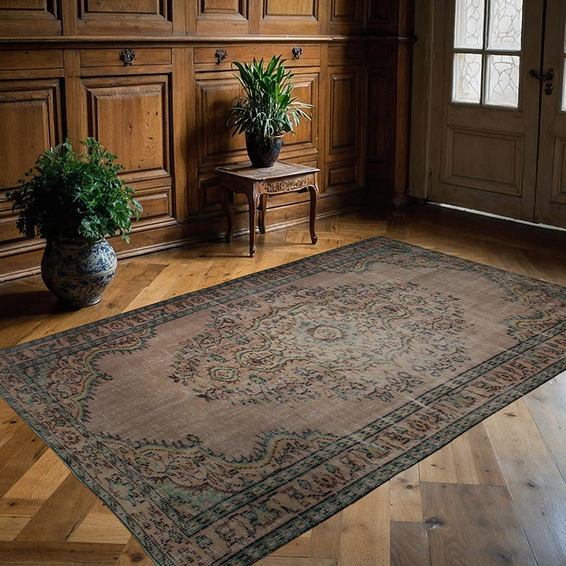 Vintage Turkish Hand-Knotted Rug - 5' 7" x 8' 6" (67" x 102") - K0082971
