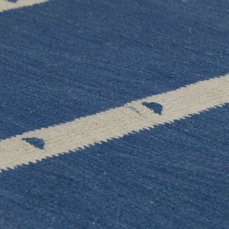 New Handwoven Turkish Kilim Rug - 5'  x 7' 1" (60" x 85") - K0083555
