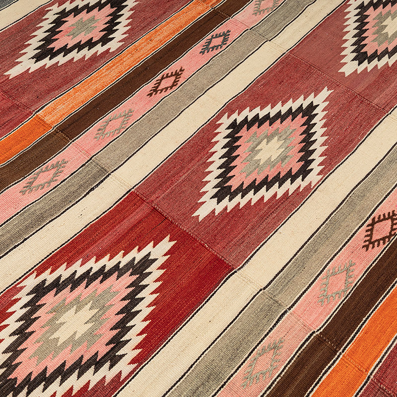 Vintage Manisa Kilim Rug - 6' 7" x 8' 10" (79" x 106") - K0083838