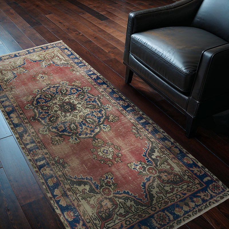 Vintage Turkish Hand-Knotted Rug - 3' 2" x 6' 6" (38" x 78") - K0084185