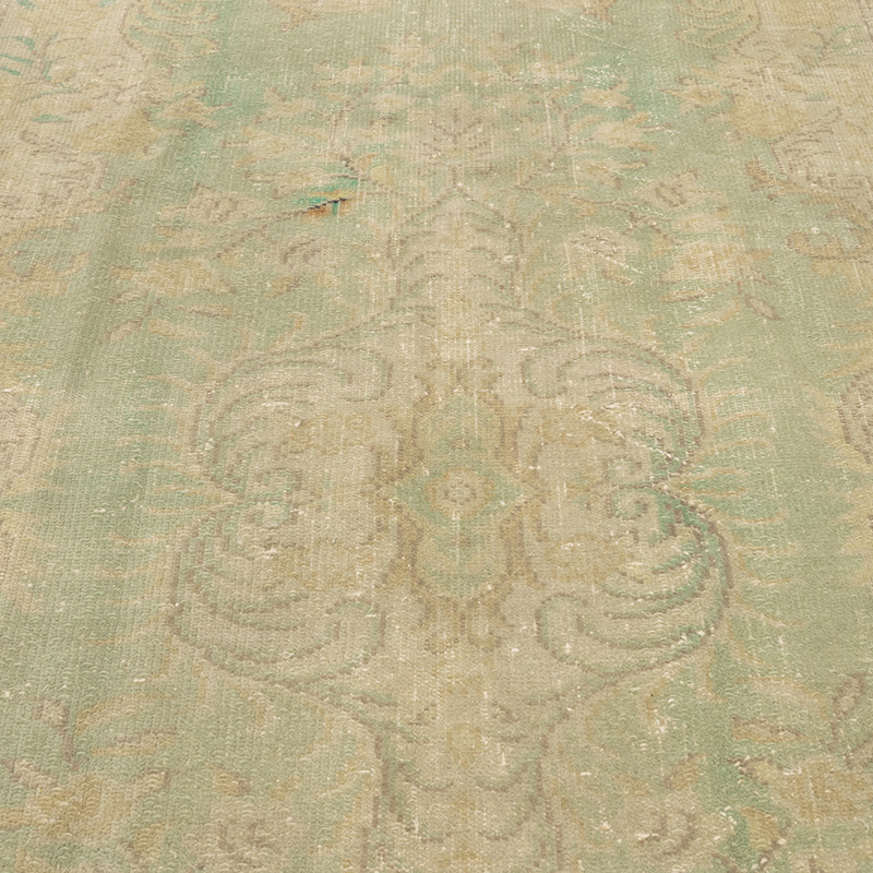 Vintage Turkish Hand-Knotted Rug - 5' 9" x 9' 1" (69" x 109") - K0084199
