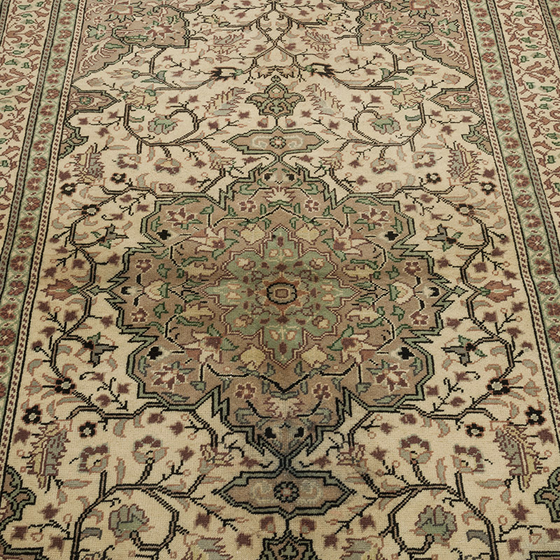 Vintage Turkish Hand-Knotted Rug - 3' 11" x 6' 2" (47" x 74") - K0084306