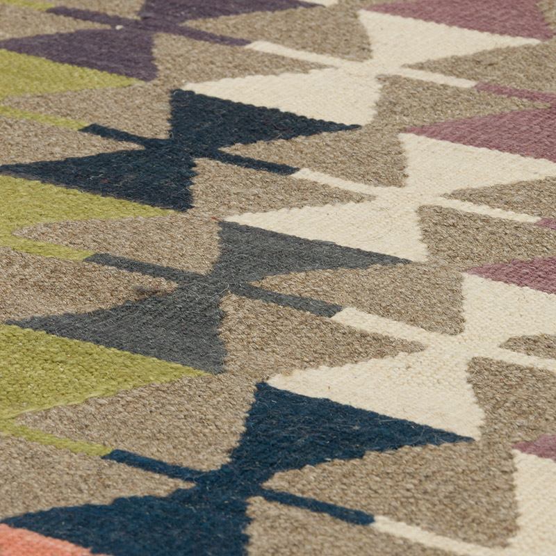 New Handwoven Turkish Kilim Rug - 4' 1" x 6' 1" (49" x 73") - K0085216