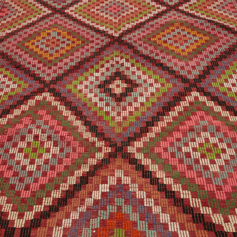 Vintage Anatolian Jijim Rug - 6'  x 10' 7" (72" x 127") - K0085322