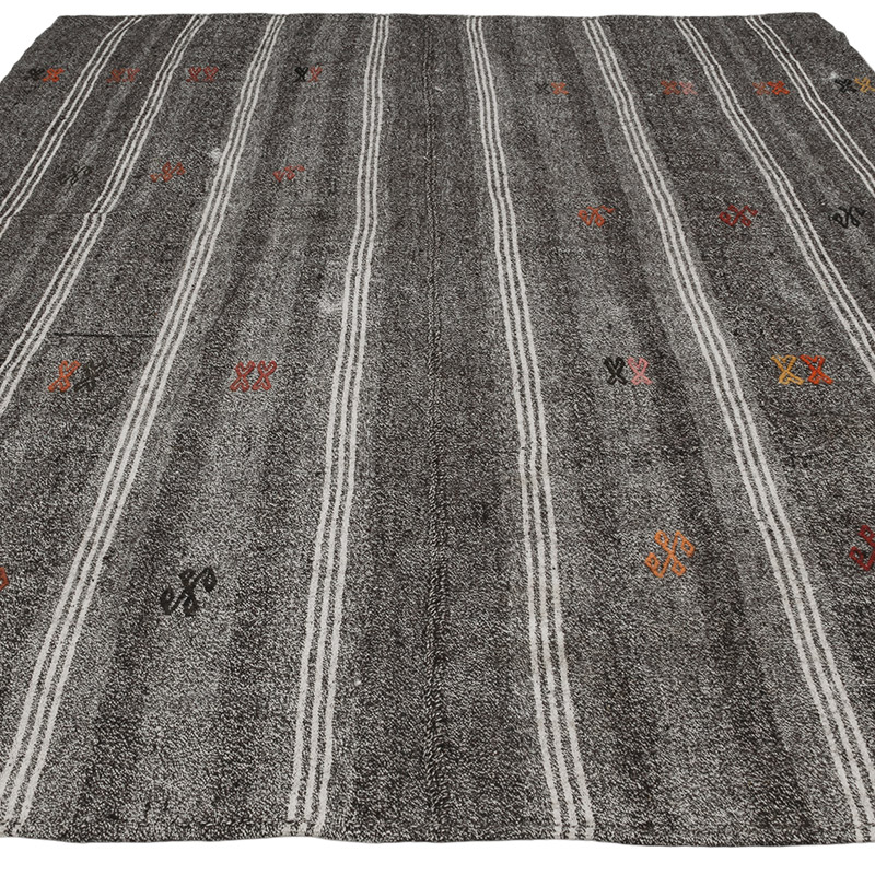 Vintage Anatolian Kilim Rug - 6' 2" x 9' 3" (74" x 111") - K0085368