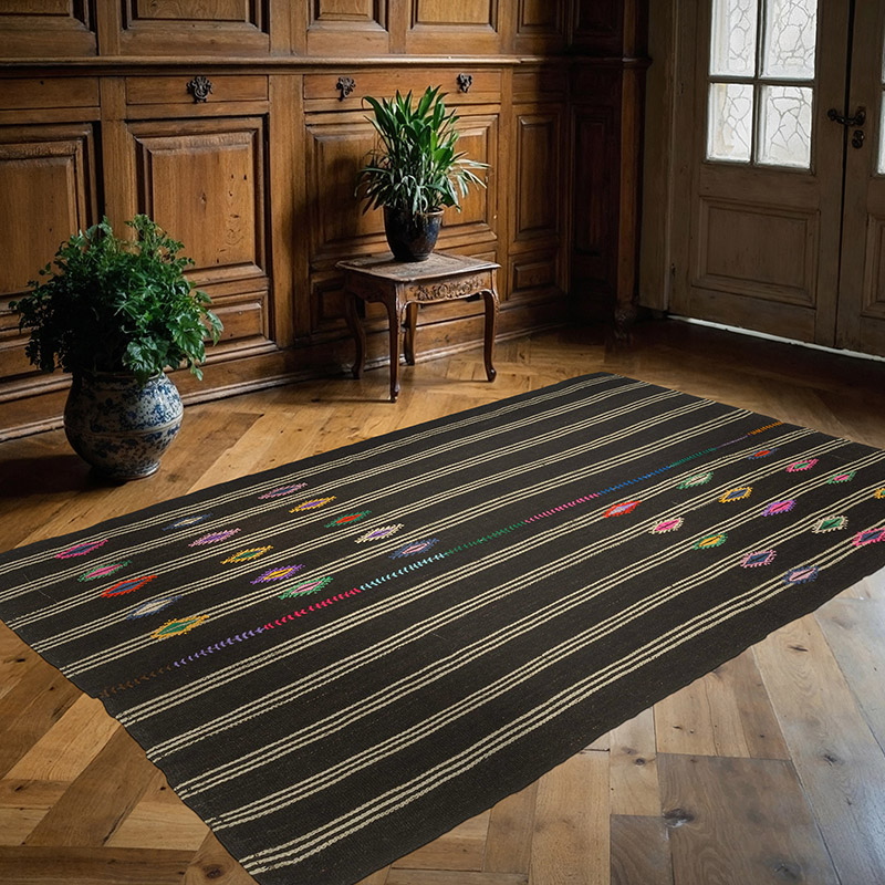 Vintage Anatolian Kilim Rug - 4' 8" x 7' 3" (56" x 87") - K0085483