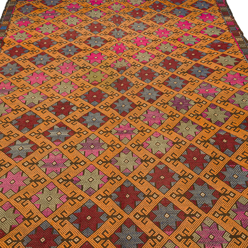 Vintage Anatolian Jijim Rug - 5' 5" x 9' 8" (65" x 116") - K0085564