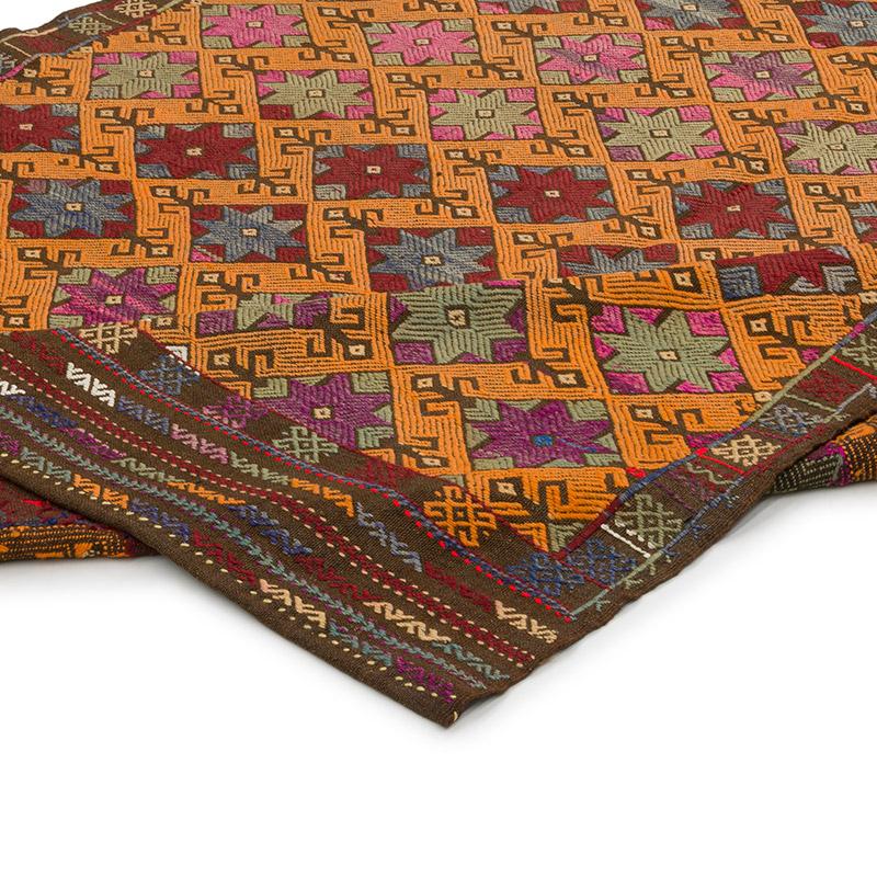 Vintage Anatolian Jijim Rug - 5' 5" x 9' 8" (65" x 116") - K0085564