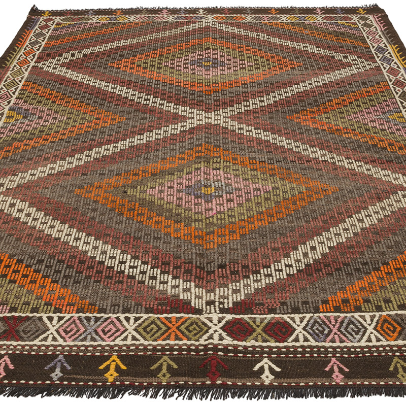 Vintage Anatolian Jijim Rug - 6'  x 8' 8" (72" x 104") - K0085574