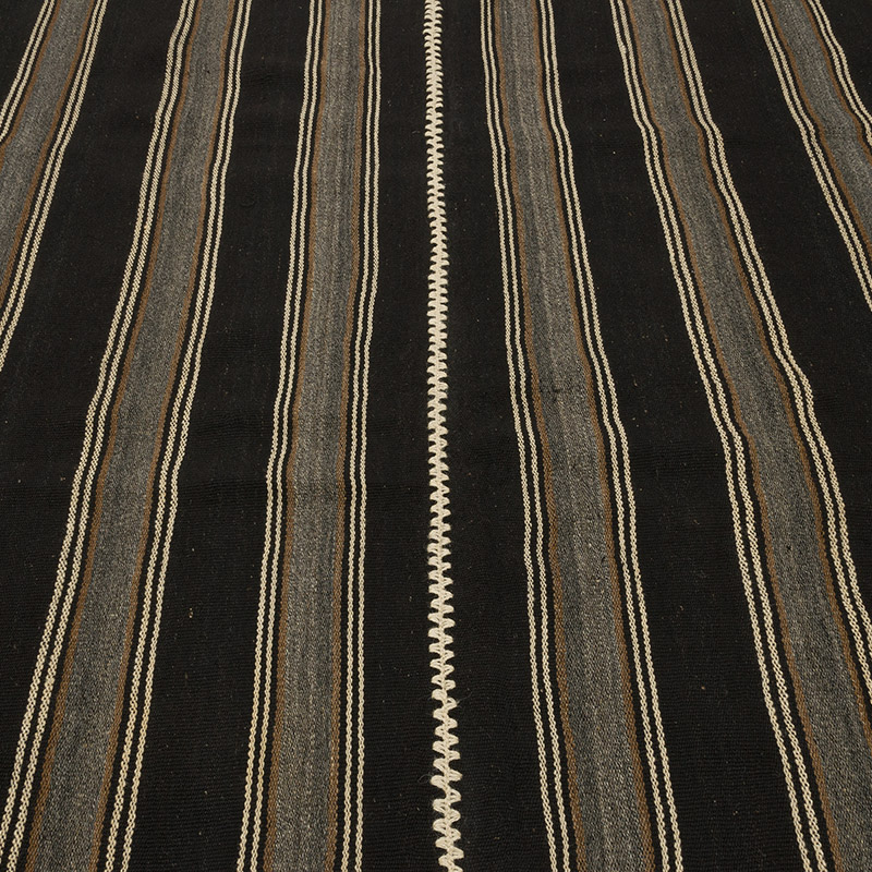 Vintage Anatolian Kilim Rug - 7' 1" x 7' 9" (85" x 93") - K0085704
