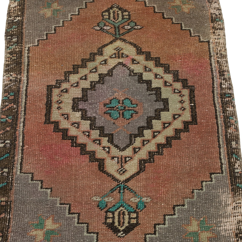 Vintage Turkish Hand-Knotted Rug - 1' 6" x 2' 11" (18" x 35") - K0085747