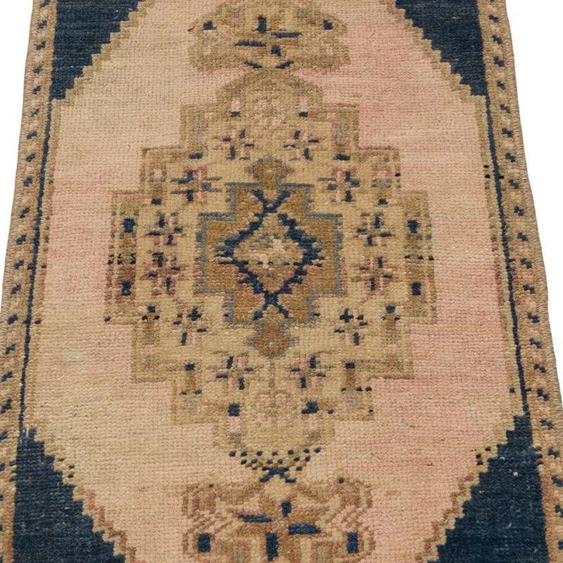 Vintage Turkish Hand-Knotted Rug - 1' 2" x 2' 6" (14" x 30") - K0085766
