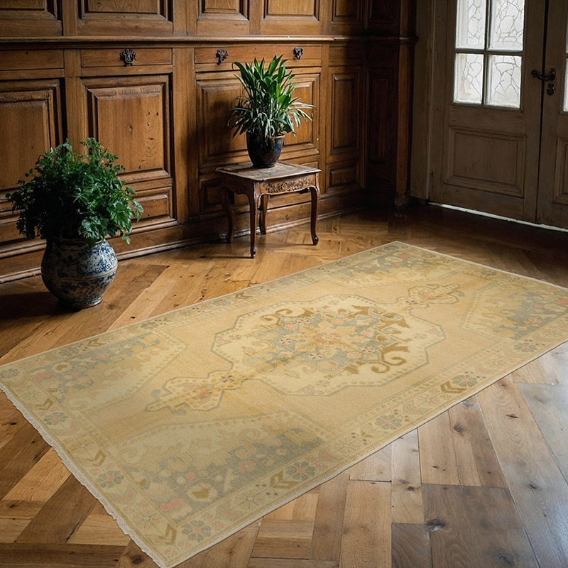 Vintage Turkish Hand-Knotted Rug - 4' 8" x 8' 3" (56" x 99") - K0085790