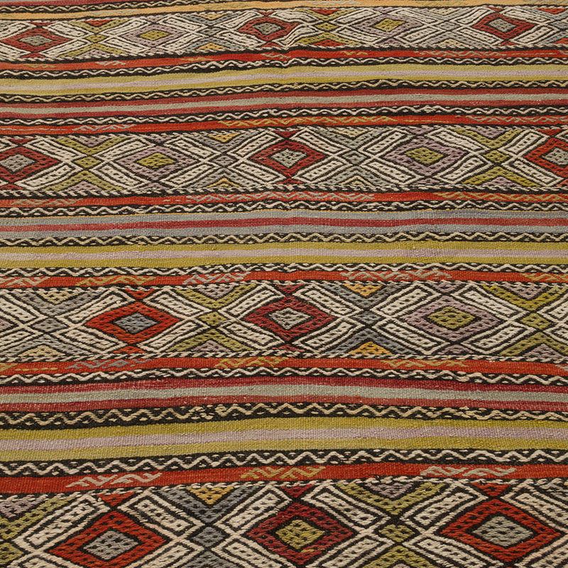 Vintage Balikesir Kilim Rug - 5' 8" x 7' 3" (68" x 87") - K0085820