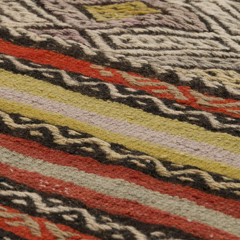 Vintage Balikesir Kilim Rug - 5' 8" x 7' 3" (68" x 87") - K0085820