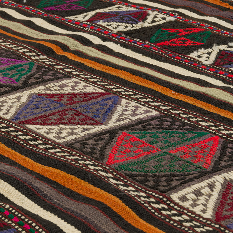 Vintage Balikesir Kilim Rug - 5' 5" x 7' 7" (65" x 91") - K0085824