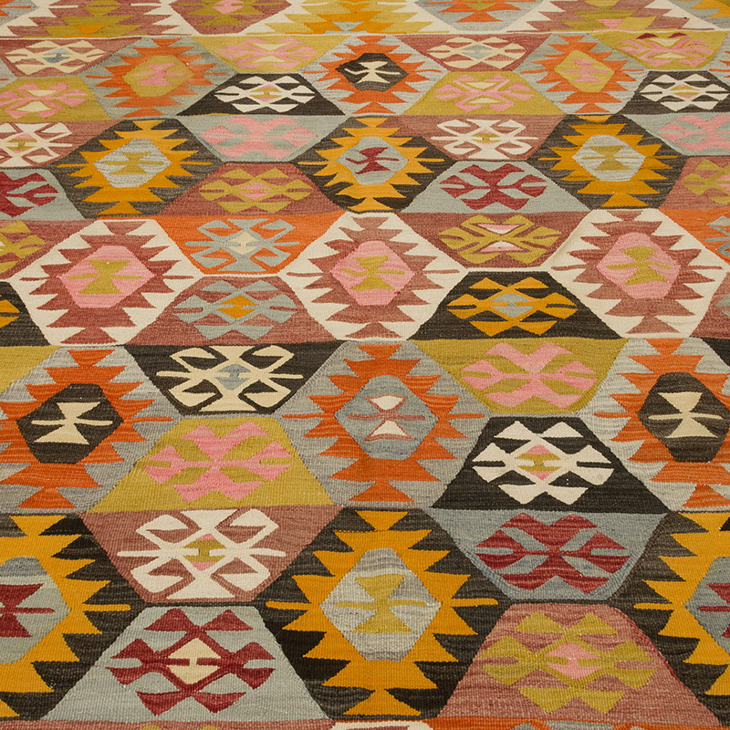Vintage Tavas Kilim Rug - 6'  x 9' 2" (72" x 110") - K0085831