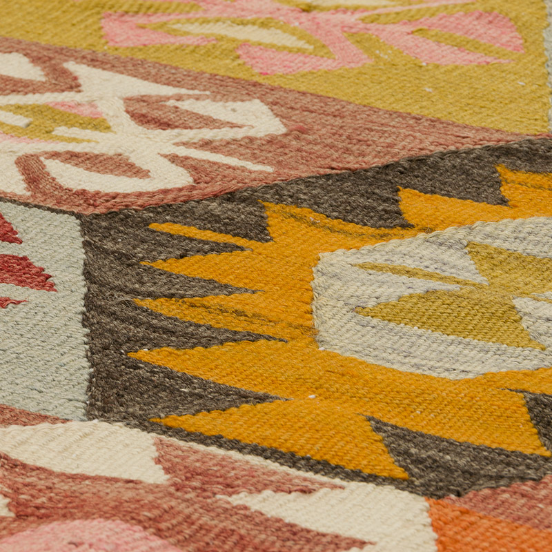 Vintage Tavas Kilim Rug - 6'  x 9' 2" (72" x 110") - K0085831