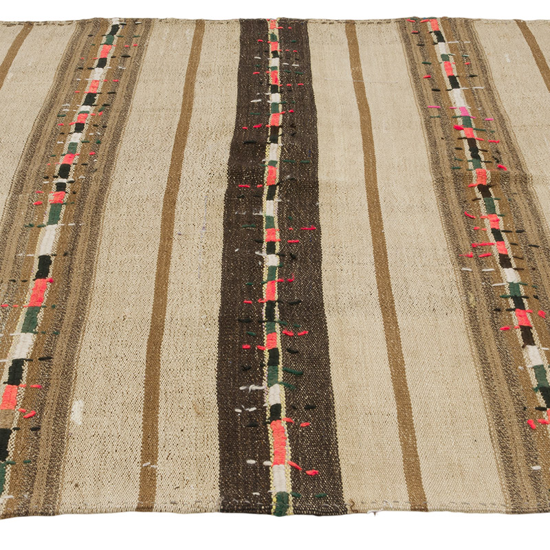 Vintage Anatolian Kilim Rug - 4' 9" x 5' 8" (57" x 68") - K0085849