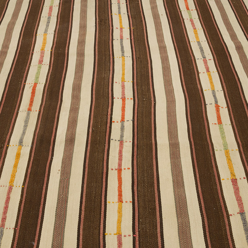 Vintage Anatolian Kilim Rug - 5' 7" x 8' 3" (67" x 99") - K0085855