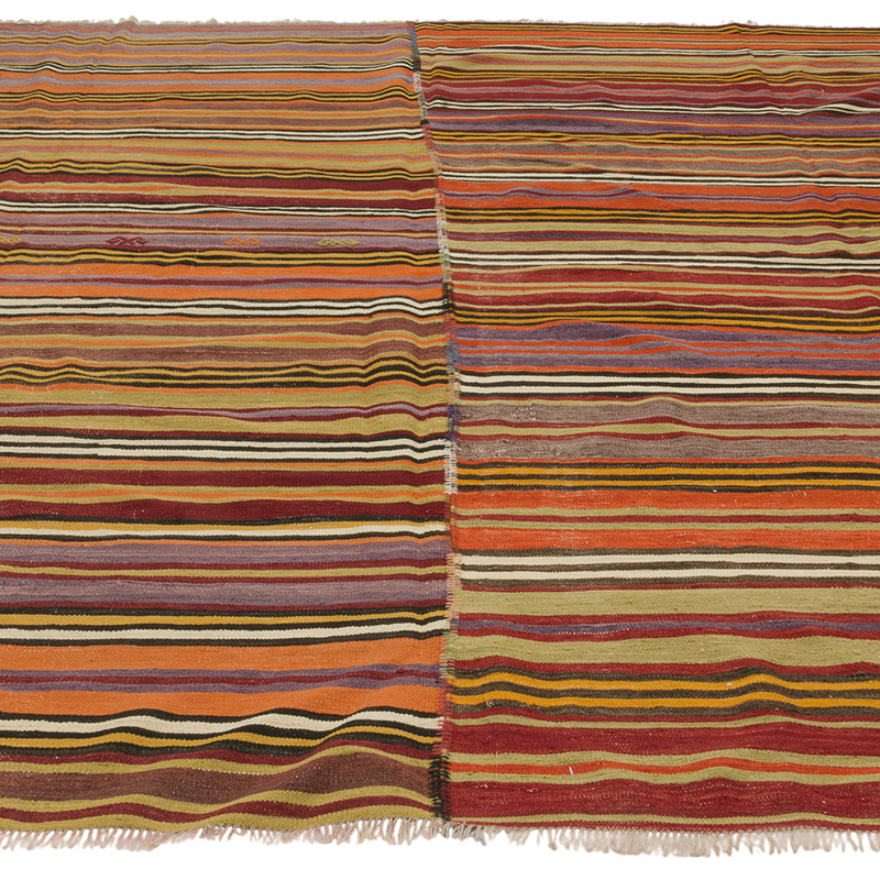 Vintage Turkish Kilim Rug - 8' 11" x 8' 8" (107" x 104") - K0085940