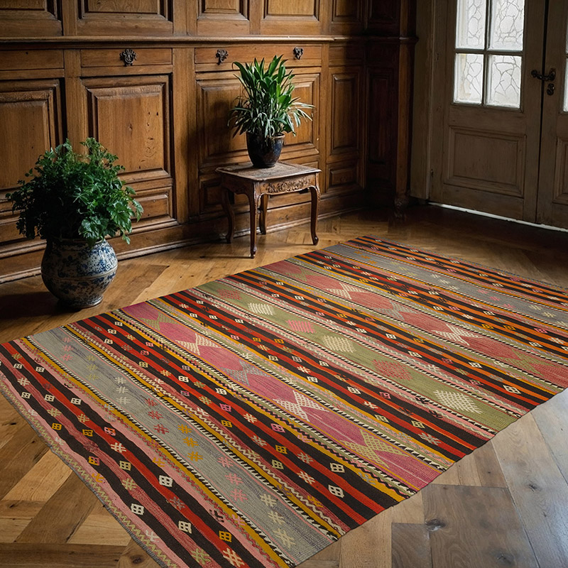 Vintage Turkish Kilim Rug - 5' 9" x 7' 8" (69" x 92") - K0085947