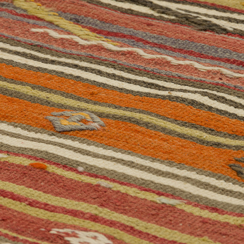 Vintage Turkish Kilim Rug - 3' 10" x 7' 4" (46" x 88") - K0085953