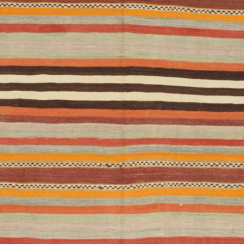 Vintage Turkish Kilim Rug - 5' 4" x 8'  (64" x 96") - K0085969