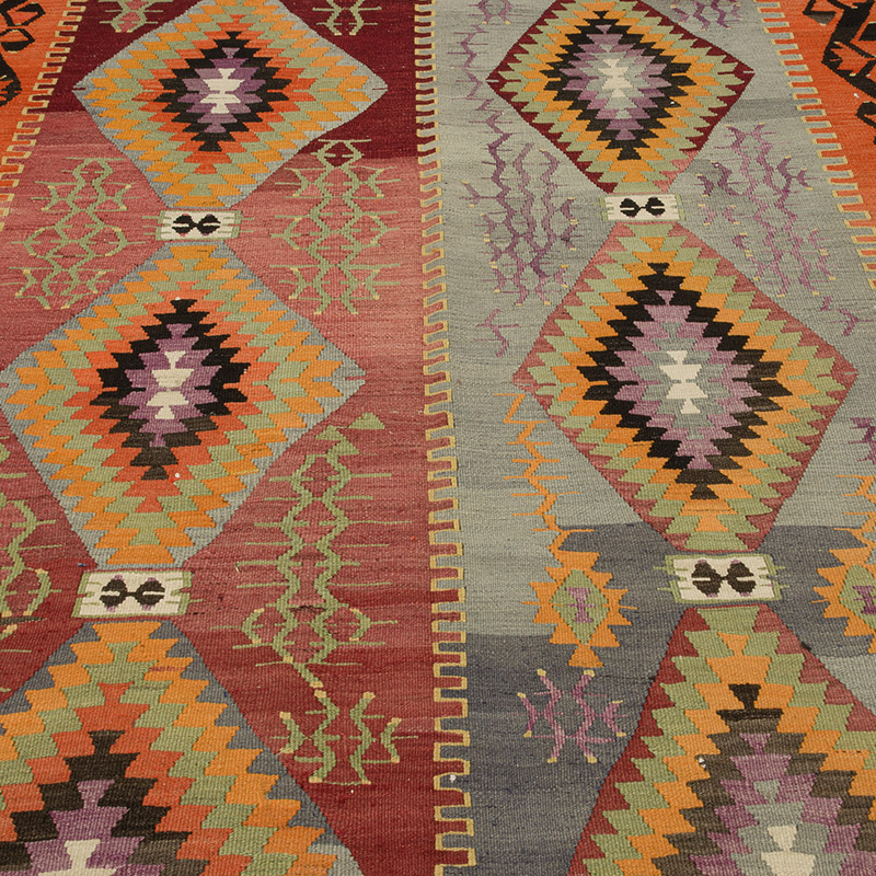Vintage Esme Kilim Rug - 6' 4" x 10' 10" (76" x 130") - K0085991