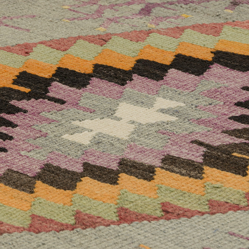 Vintage Esme Kilim Rug - 6' 4" x 10' 10" (76" x 130") - K0085991