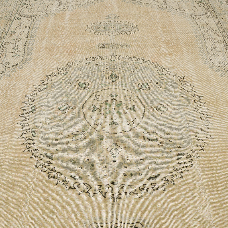 Vintage Turkish Hand-Knotted Rug - 6' 9" x 10' 8" (81" x 128") - K0086740