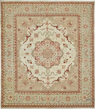 Yeni El Dokuma Usak Halısi - 245 cm x 280 cm