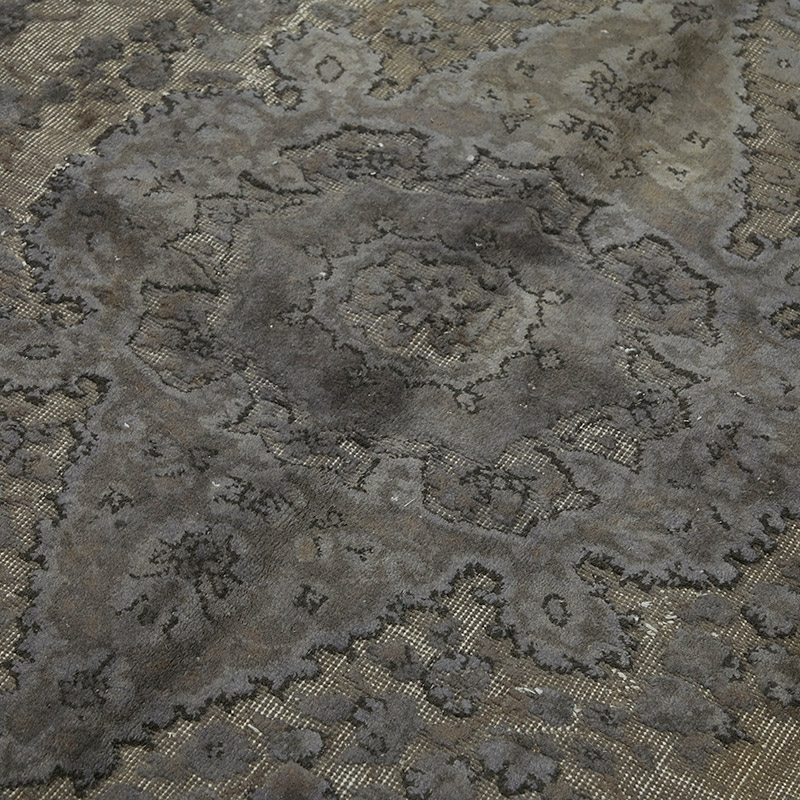 Hand Carved Over-Dyed Rug - 5' 7" x 9' 2" (67" x 110") - K0087078