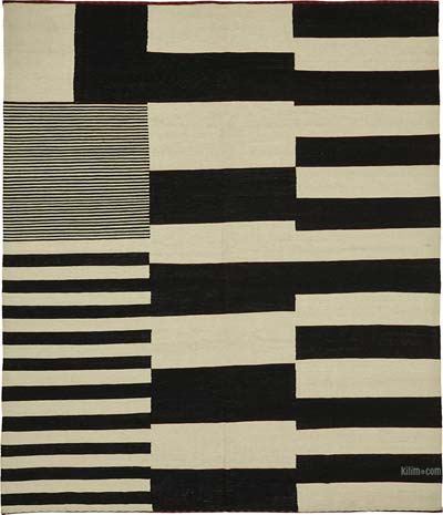 New Hand-Woven Kilim Rug